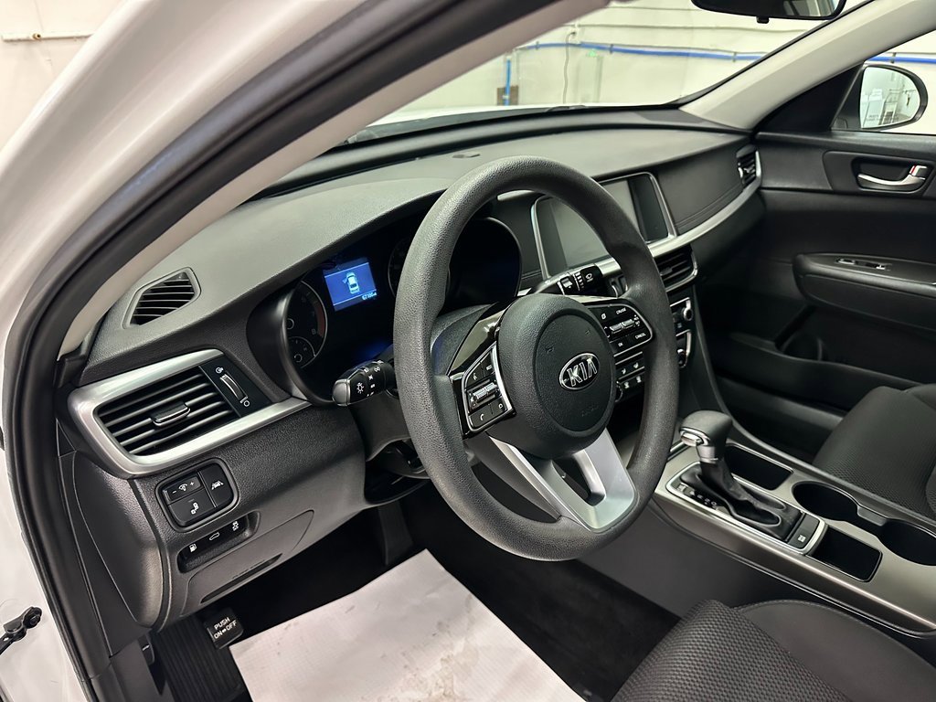 Used 2020 Kia Optima LX image 18