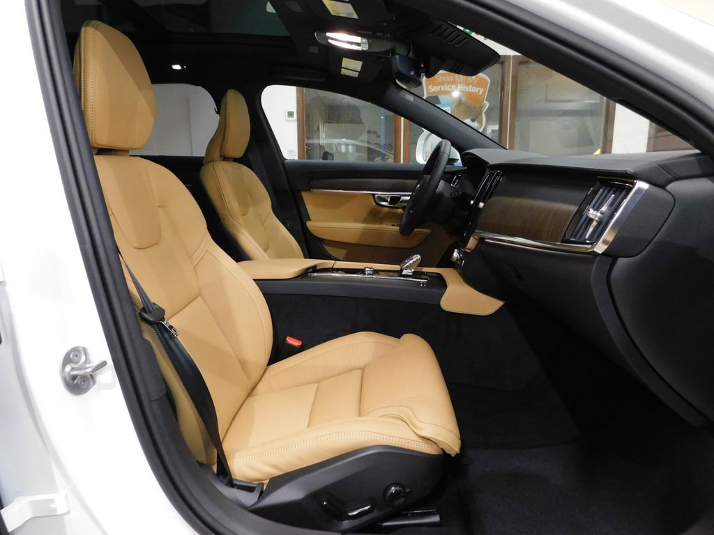 Used 2026 Volvo V90 B6 Cross Country Ultra image 97