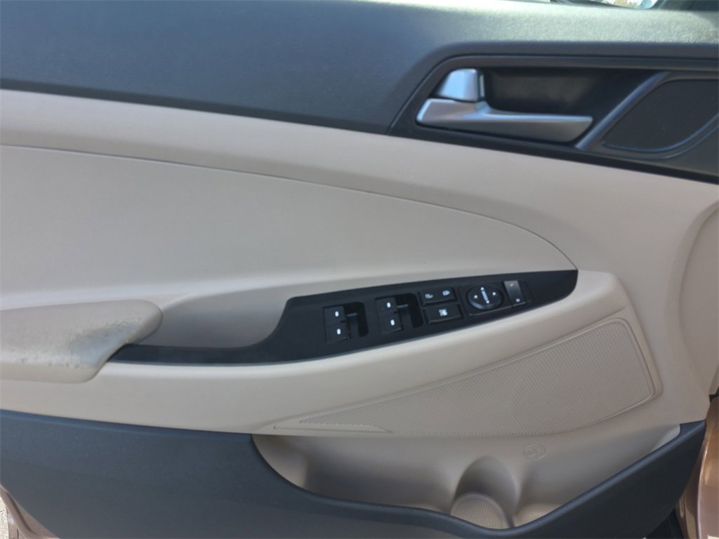 Used 2016 Hyundai Tucson SE image 14