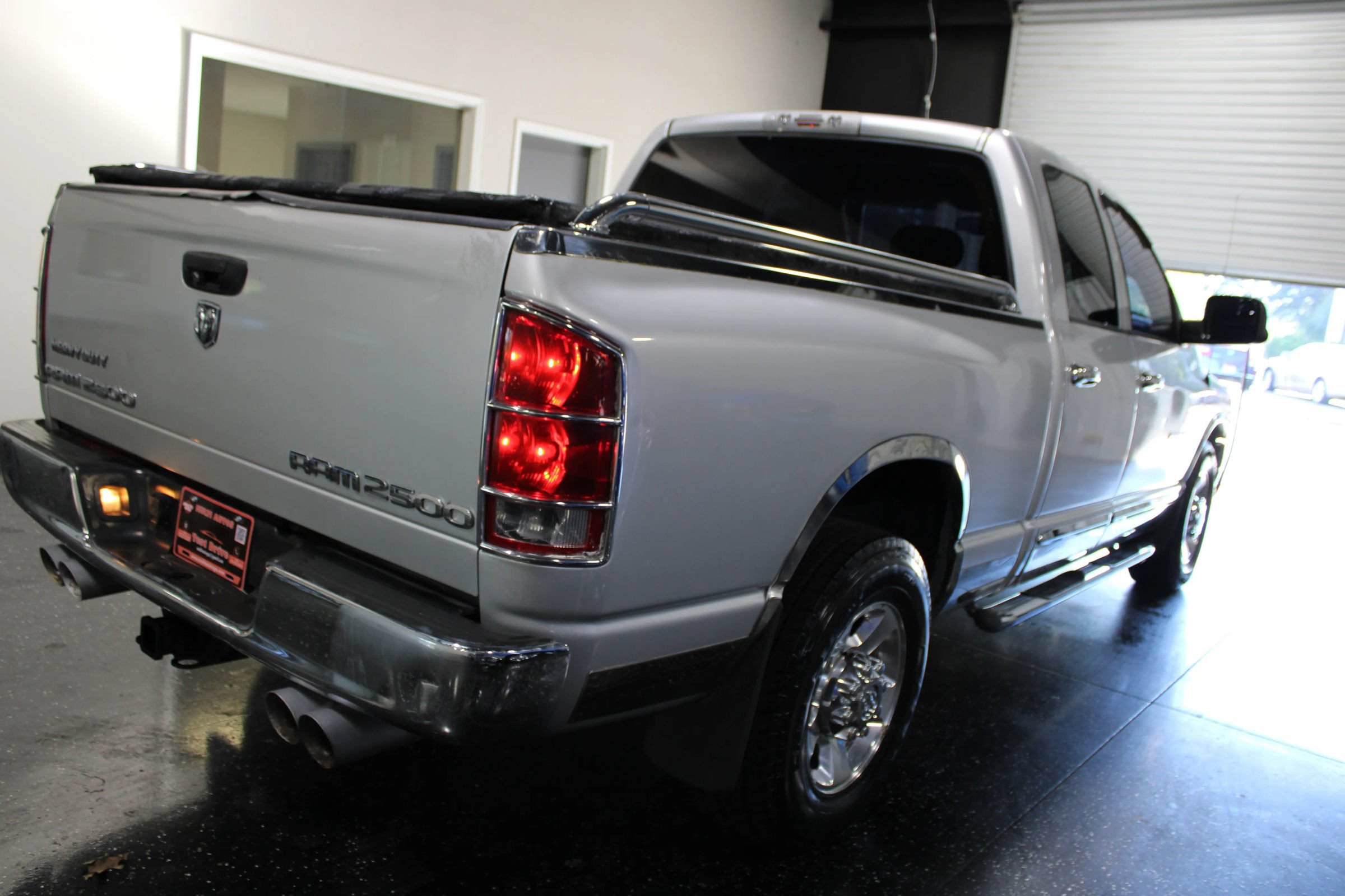 Used 2005 Dodge Ram 2500 Truck SLT RWD image 4