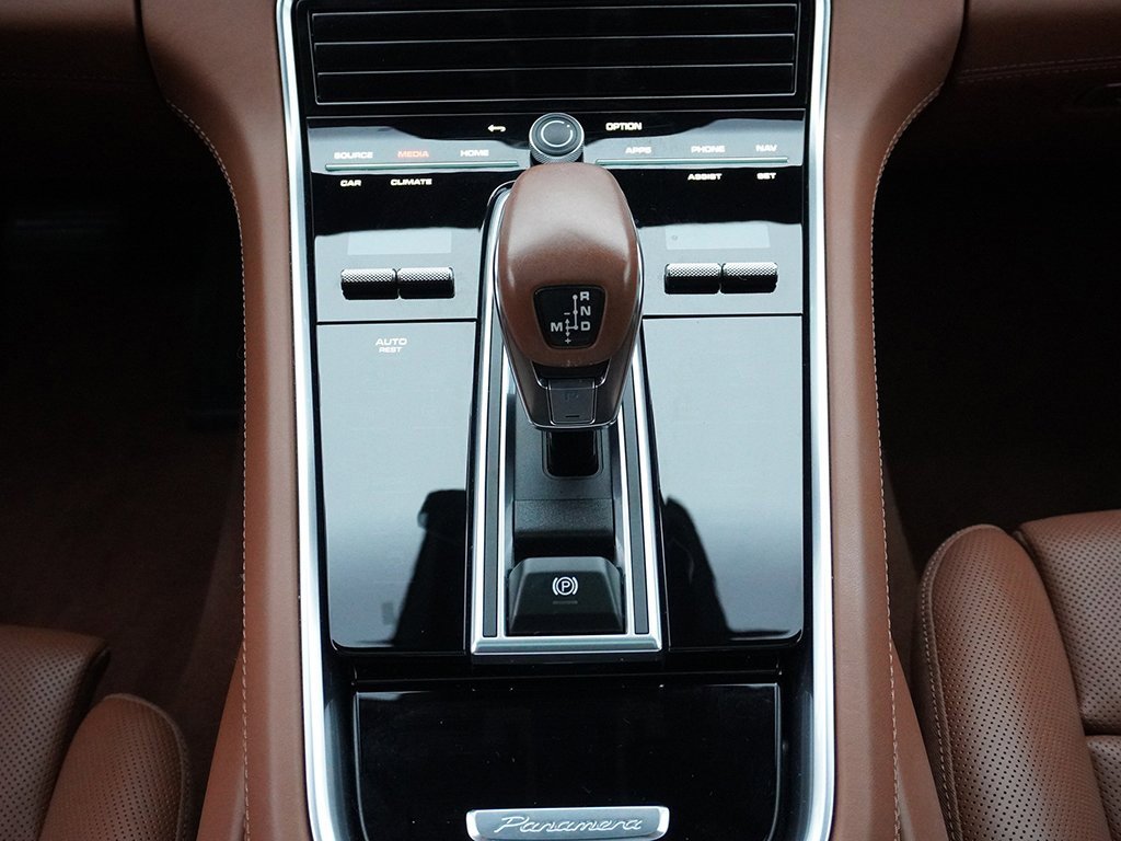 Used 2023 Porsche Panamera 4 Platinum Edition image 52
