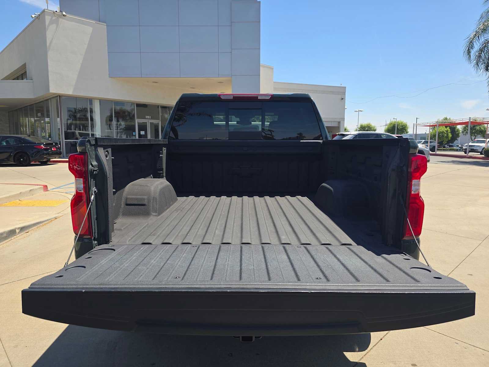 Used 2025 Chevrolet Silverado 1500 LT Trail Boss w/ Convenience Package II AWD/4WD image 14