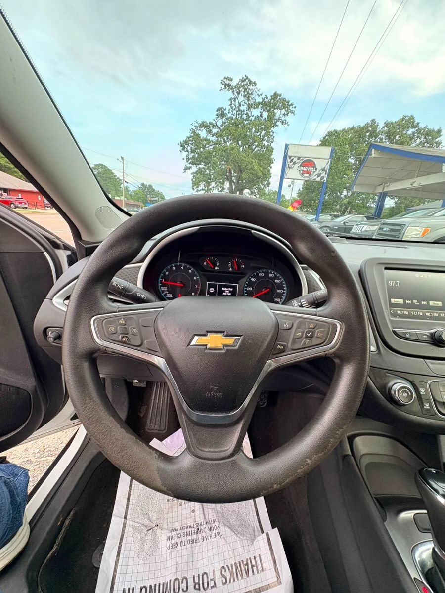 Used 2018 Chevrolet Malibu LS FWD image 9