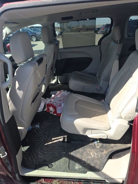 Used 2020 Chrysler Pacifica Touring-L Plus w/ Tire & Wheel Group image 14