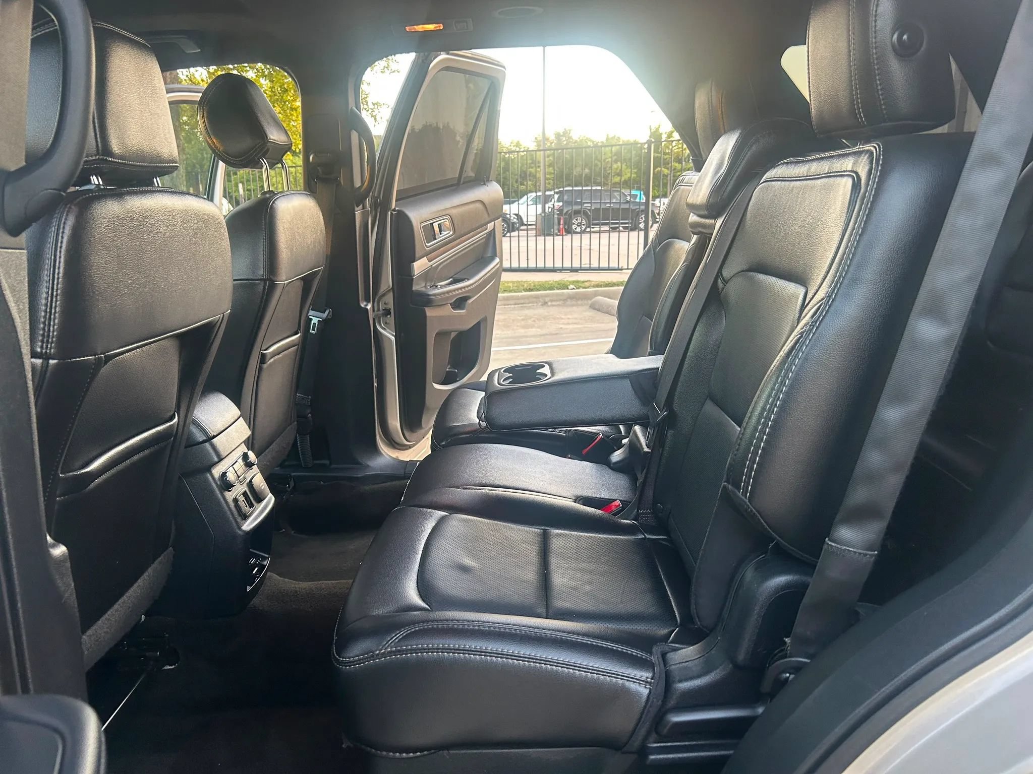 Used 2017 Ford Explorer Limited w/ Equipment Group 301A FWD image 24