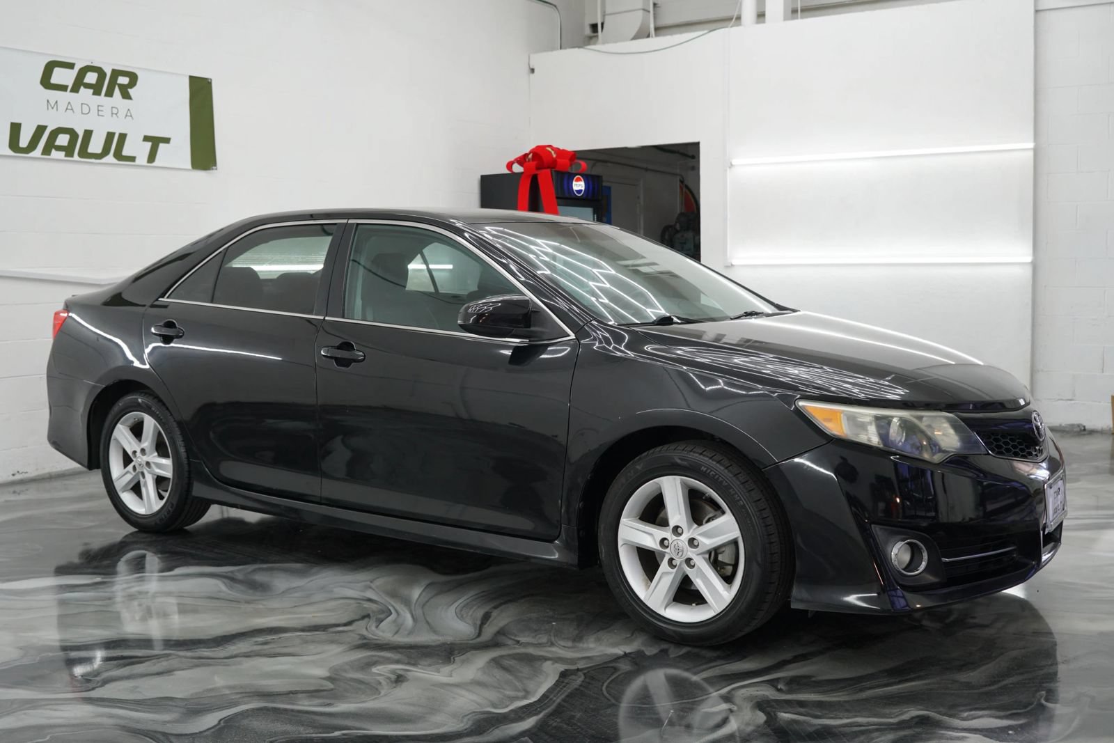 Used 2013 Toyota Camry SE FWD image 5