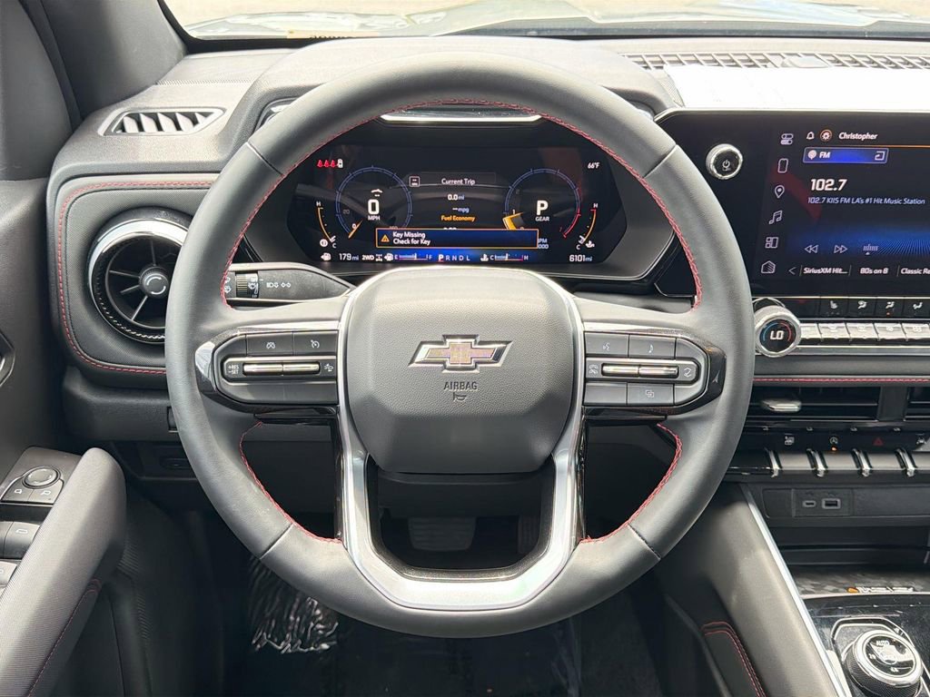 Used 2025 Chevrolet Colorado Z71 w/ Technology Package AWD/4WD image 7