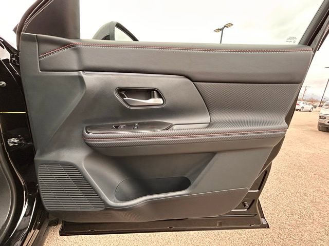 New 2025 Nissan Kicks SR w/ SR Premium Package AWD/4WD image 35
