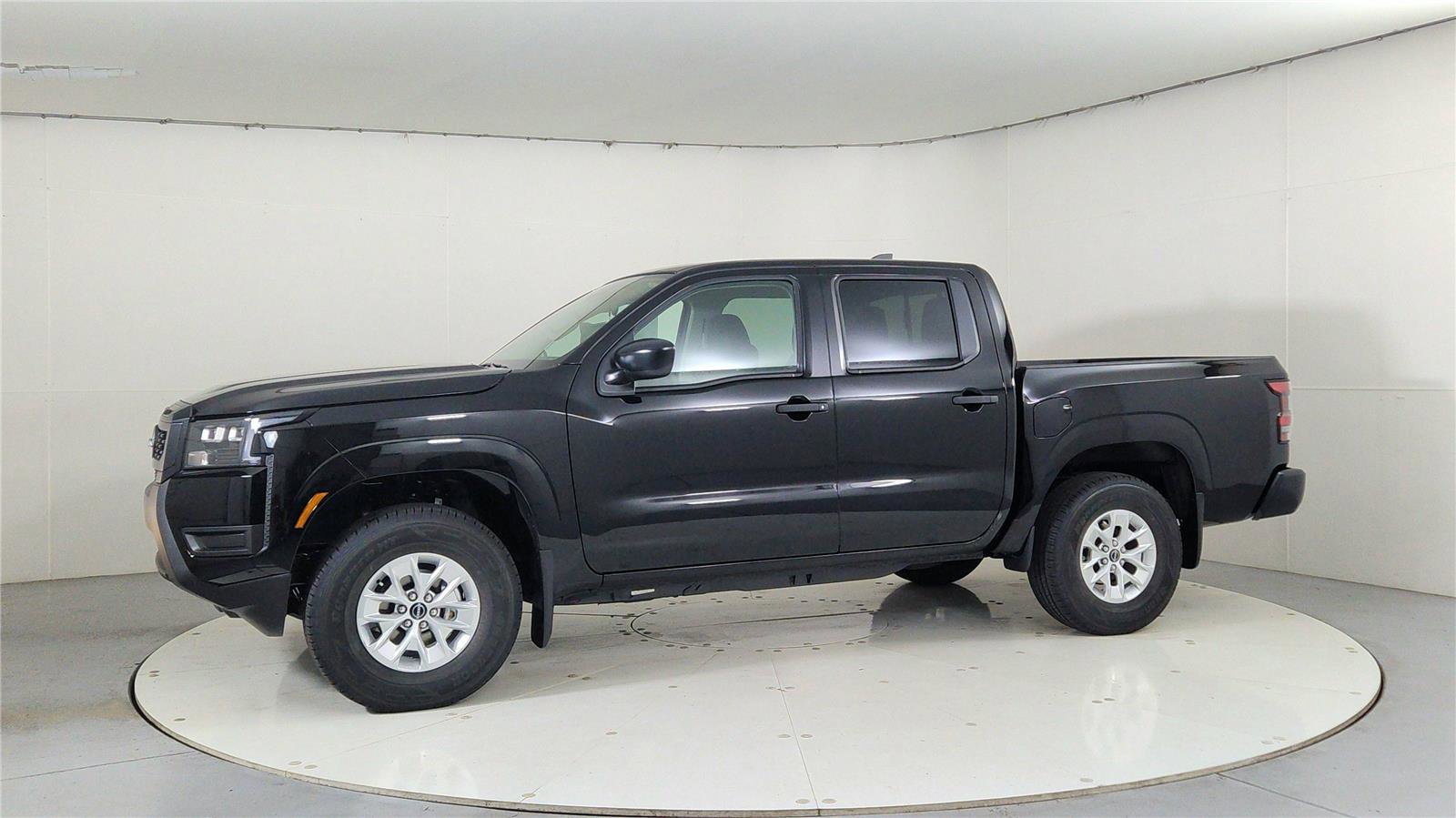 New 2026 Nissan Frontier 4x4 Crew Cab image 3