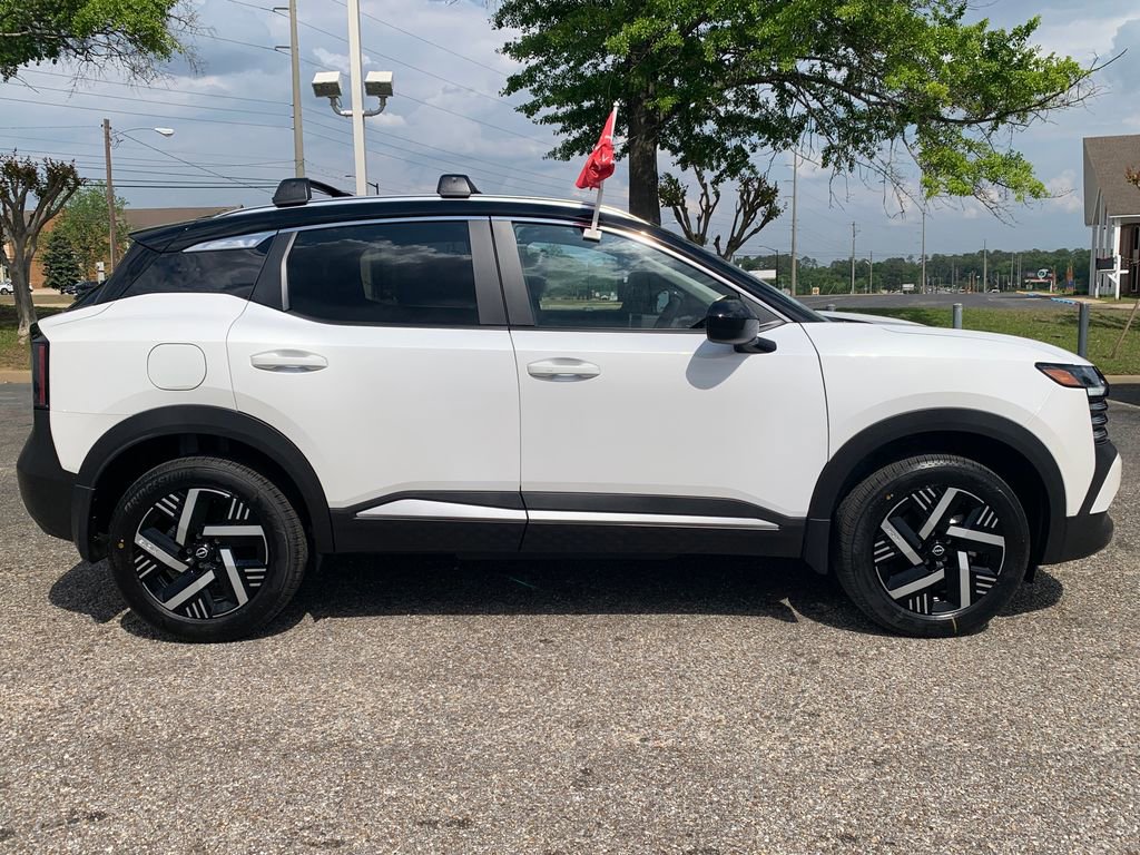 New 2026 Nissan Kicks SV w/ Charging Package FWD image 2