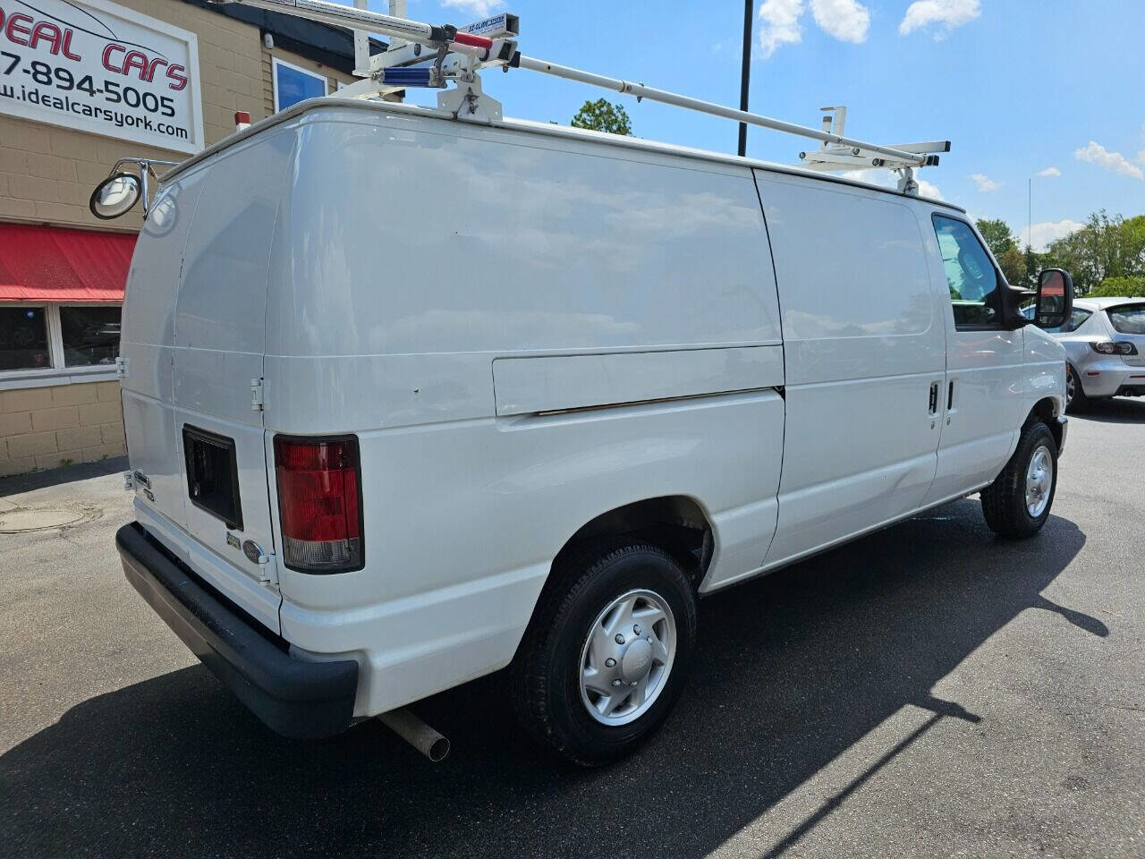 Used 2011 Ford E-150 and Econoline 150 w/ PWR Group image 3