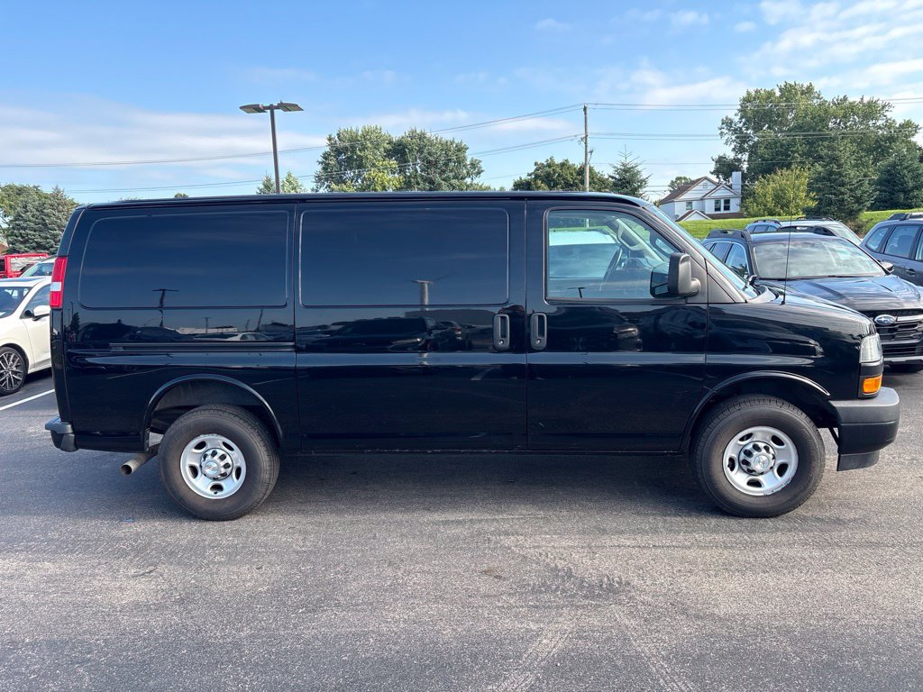 Used 2021 Chevrolet Express 2500 w/ Driver Convenience Package RWD image 2