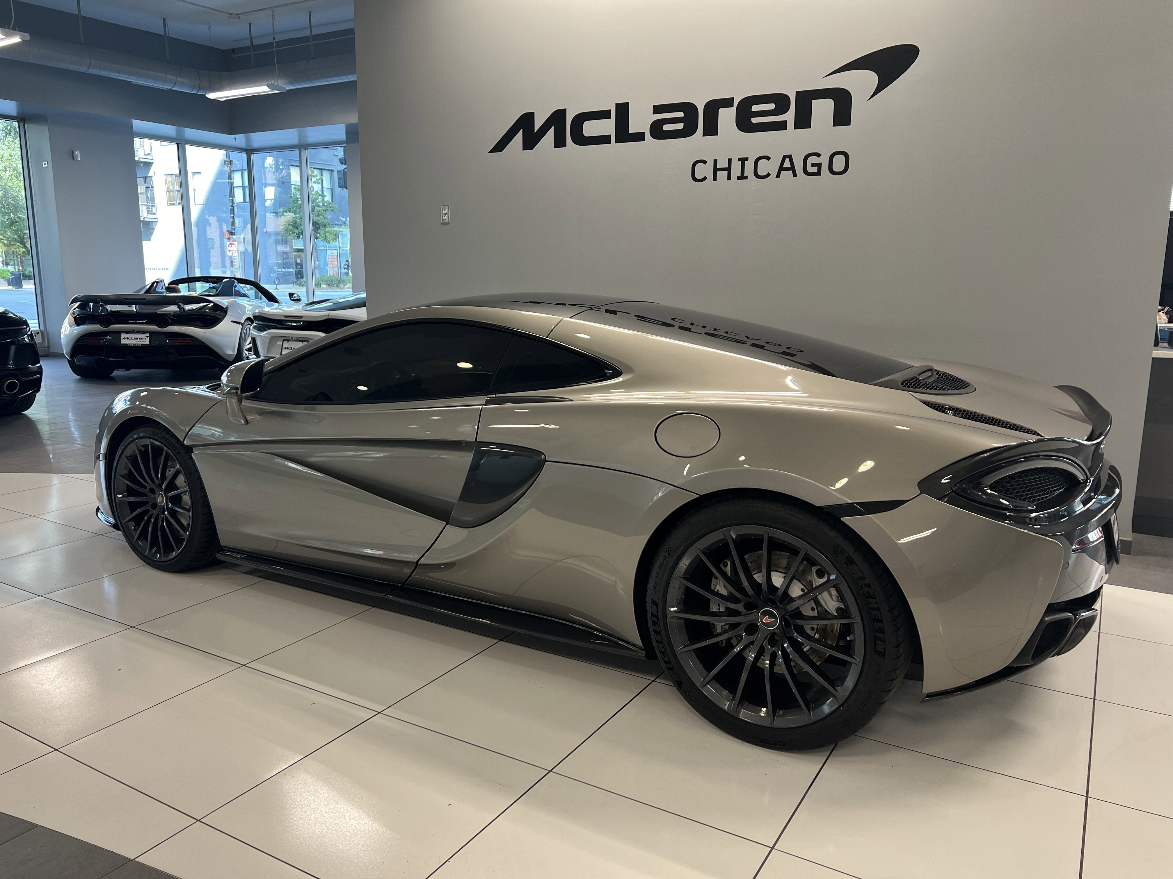 Used 2017 McLaren 570S image 9