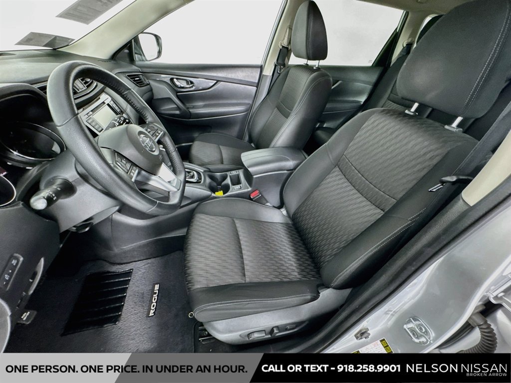 Used 2019 Nissan Rogue SV FWD image 20