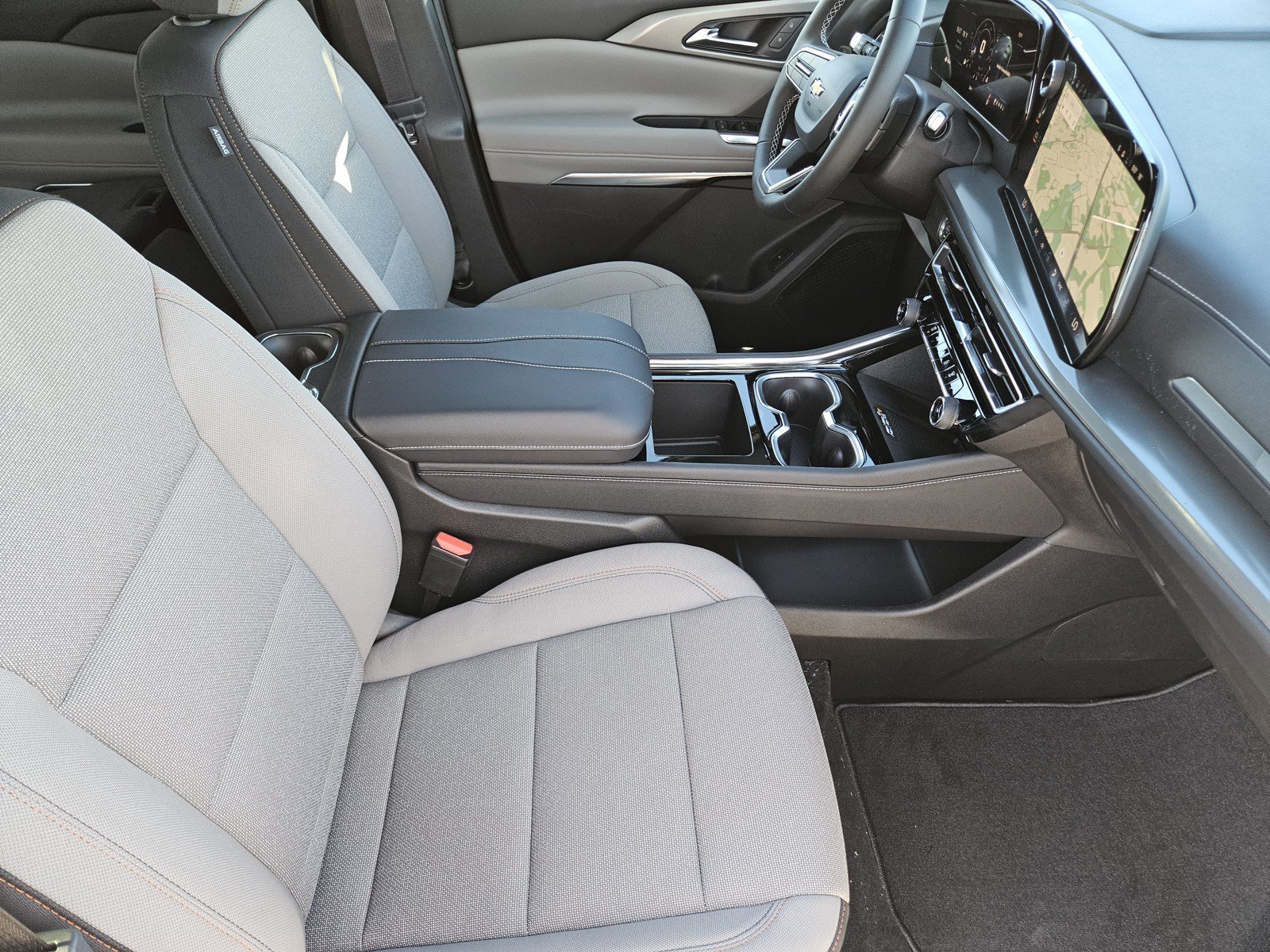 New 2027 Chevrolet Traverse LT w/ Driver Confidence Package FWD image 10