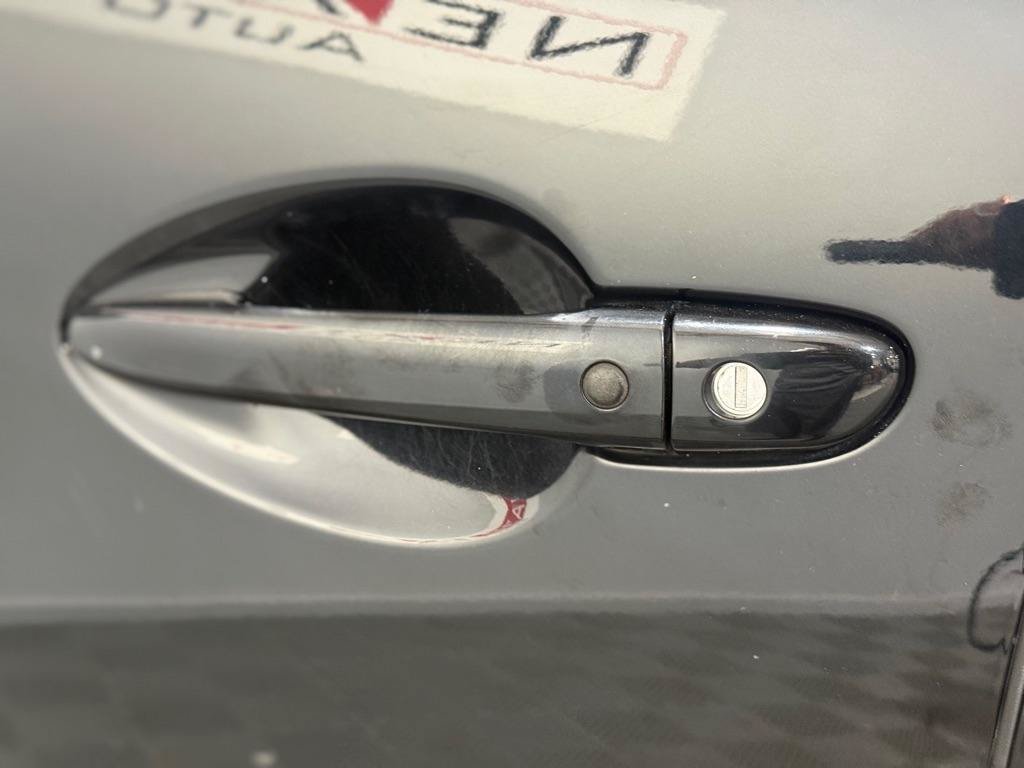Used 2018 MAZDA CX-9 Touring FWD image 40