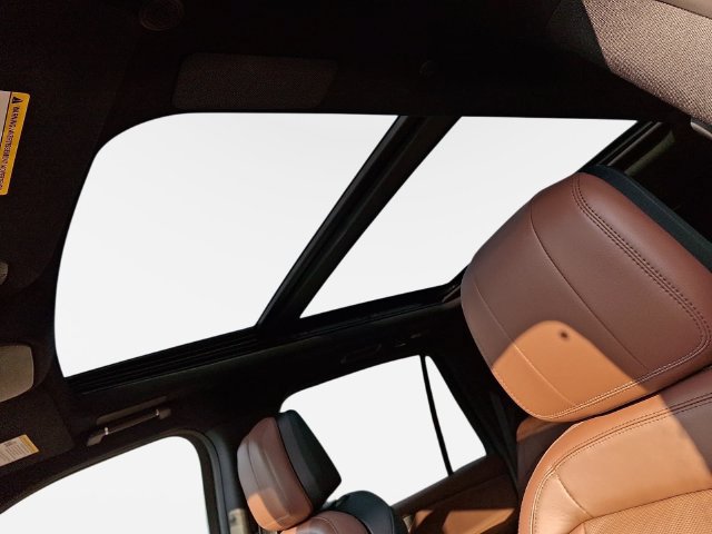 New 2027 Lincoln Navigator Reserve AWD/4WD image 12