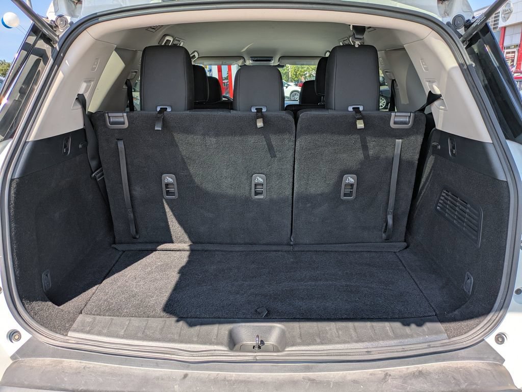 Certified 2024 Nissan Pathfinder SV FWD image 14