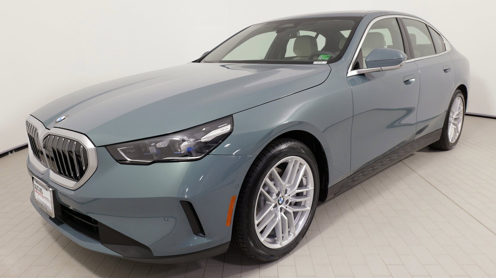 Used 2024 BMW 530i xDrive image 4