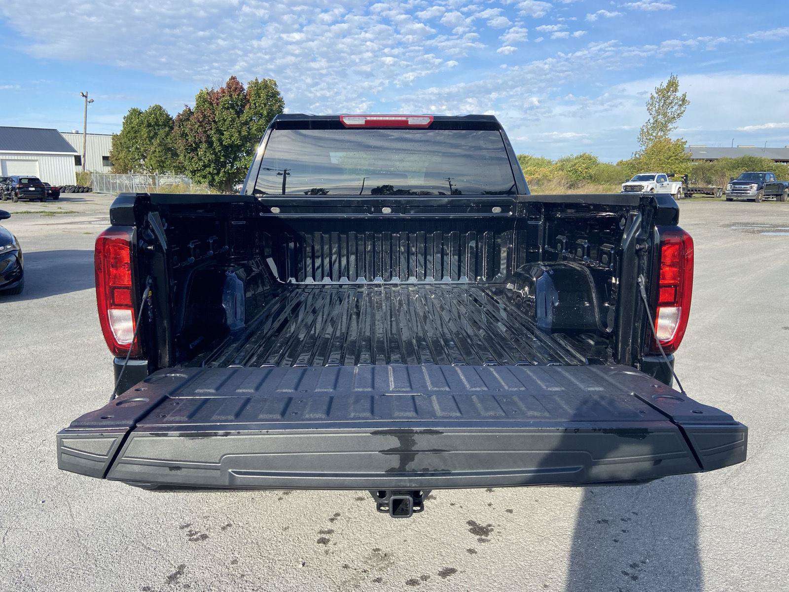 Used 2026 GMC Sierra 1500 Elevation AWD/4WD image 12