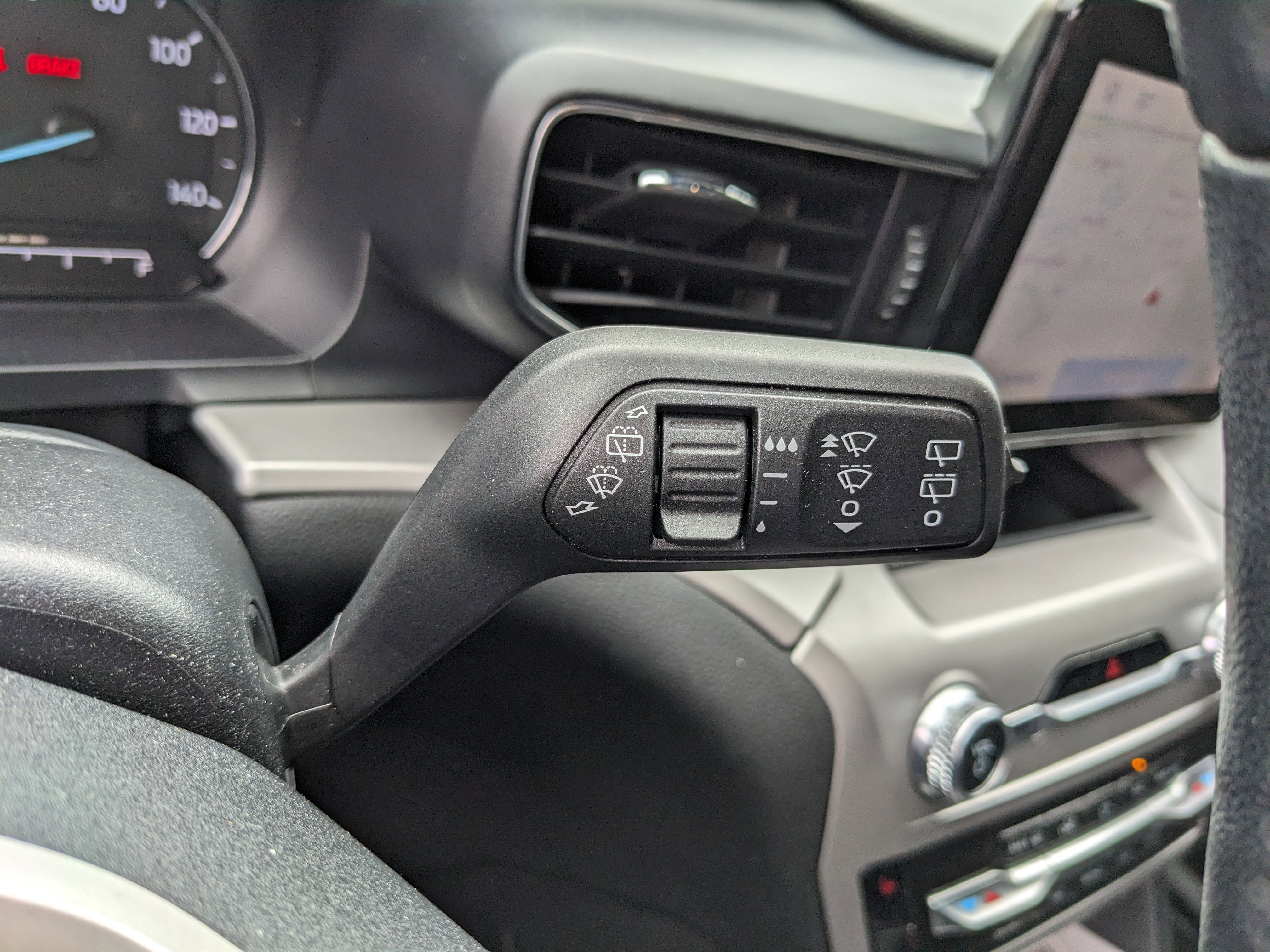 Certified 2022 Ford Explorer XLT w/ Equipment Group 202A image 32