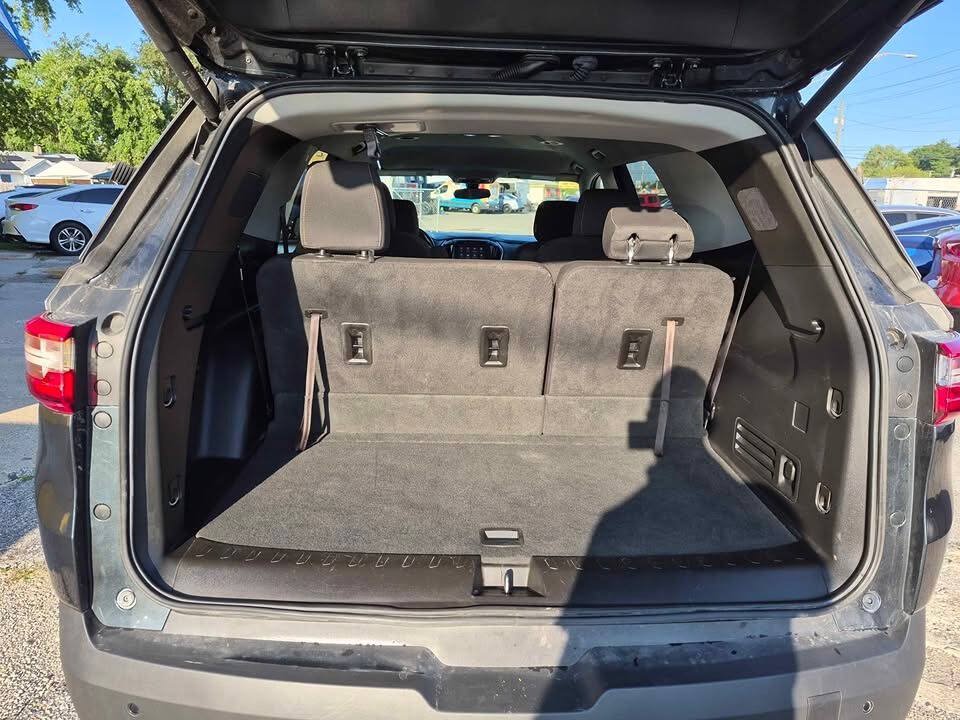 Used 2020 Chevrolet Traverse LT FWD image 18