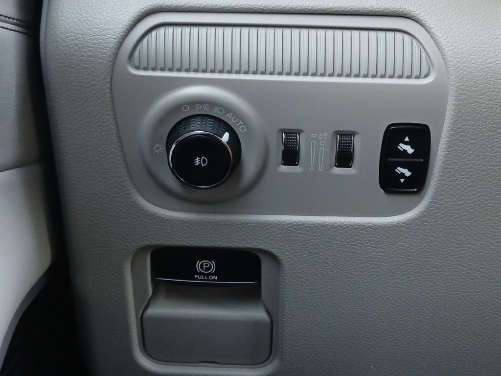 Used 2022 Jeep Wagoneer Series III w/ Premium Group I RWD image 12