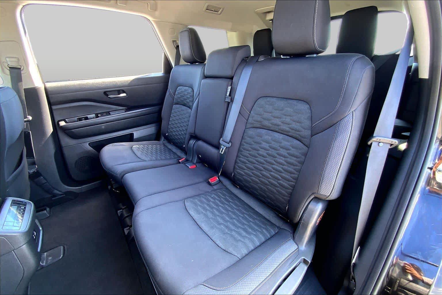 Used 2022 Nissan Pathfinder SV FWD image 20