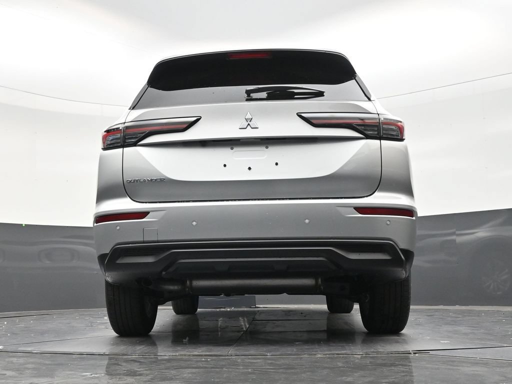 New 2026 Mitsubishi Outlander ES FWD image 22