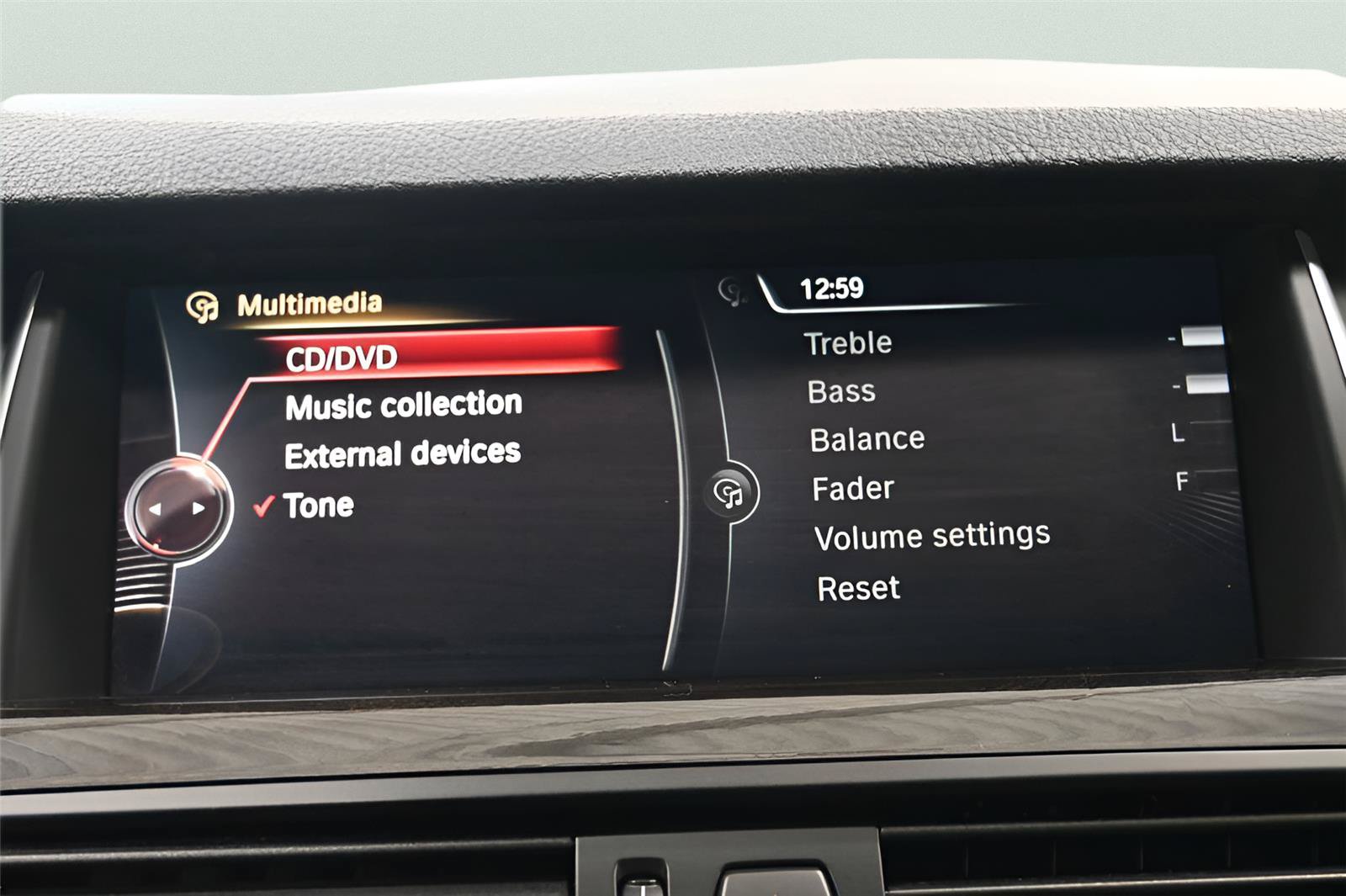 Used 2015 BMW 528i xDrive Sedan AWD/4WD image 25