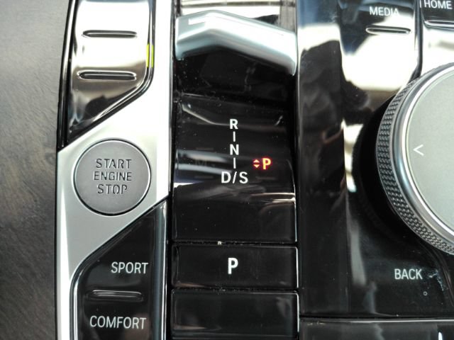 Used 2023 BMW X7 xDrive40i w/ M Sport Package AWD/4WD image 65