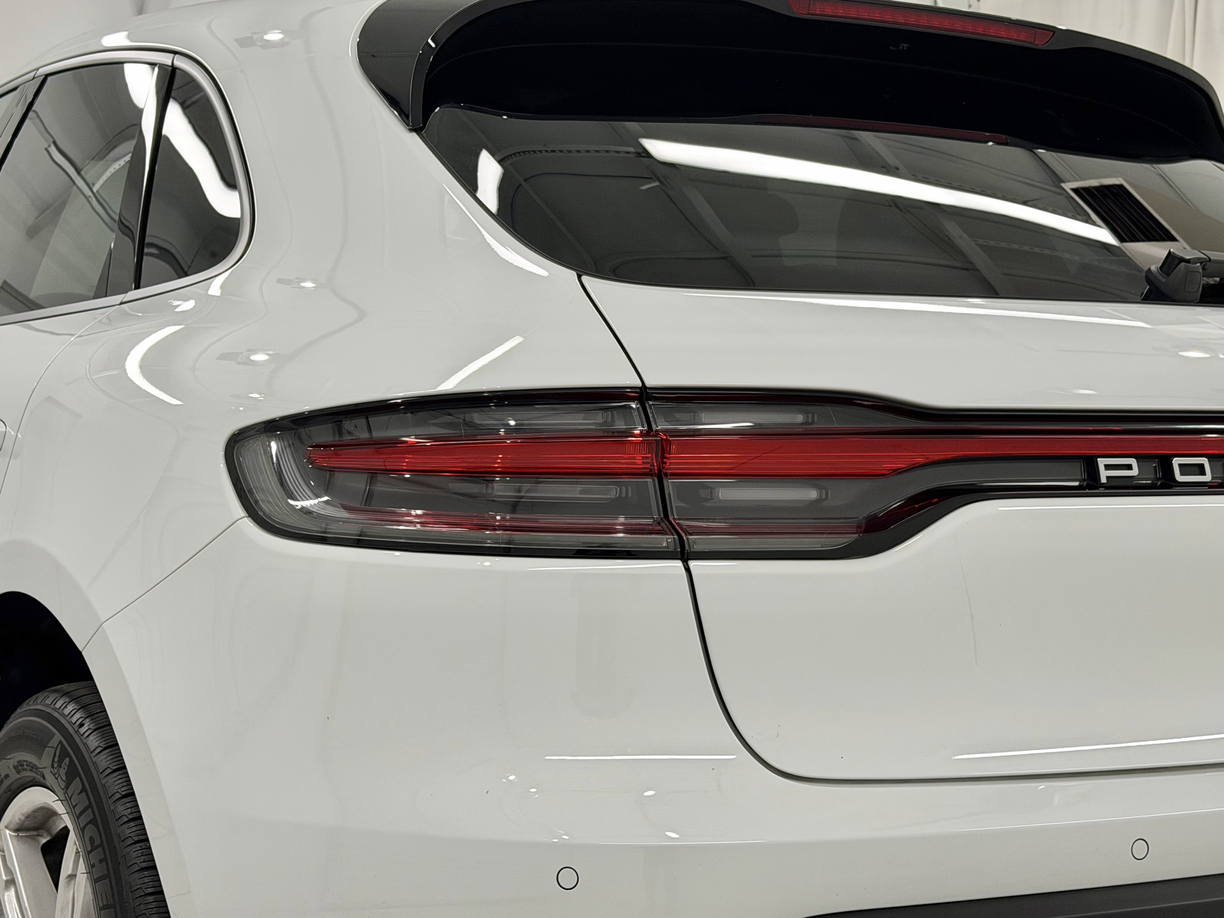 Certified 2025 Porsche Macan image 18