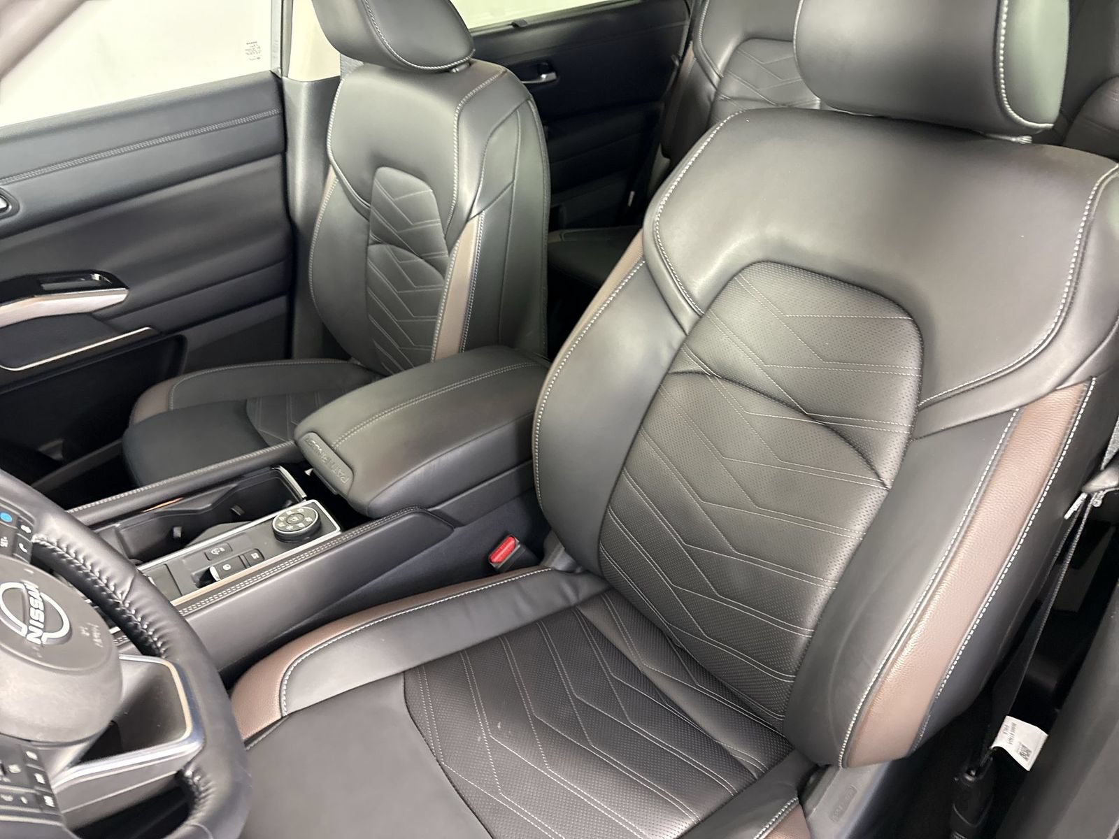 Certified 2025 Nissan Pathfinder Platinum w/ Cargo Package AWD/4WD image 22