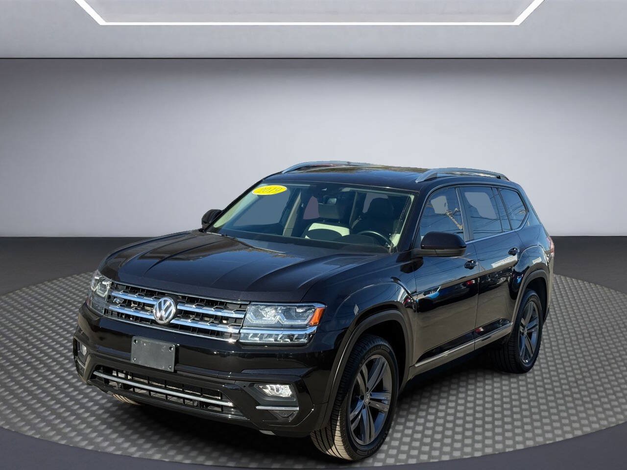 Used 2019 Volkswagen Atlas SEL R-Line AWD/4WD image 3