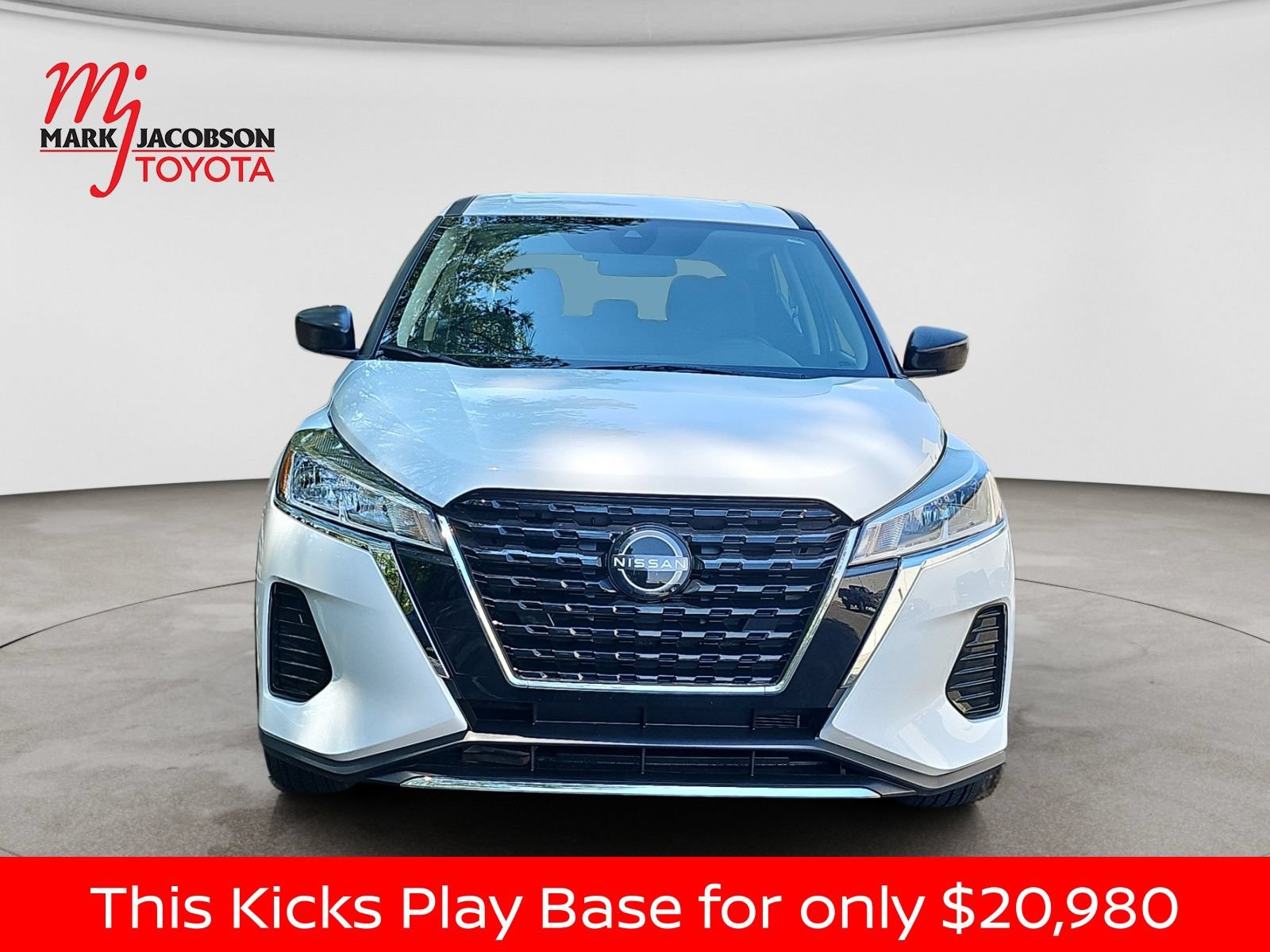 Used 2025 Nissan Kicks Play S FWD image 3