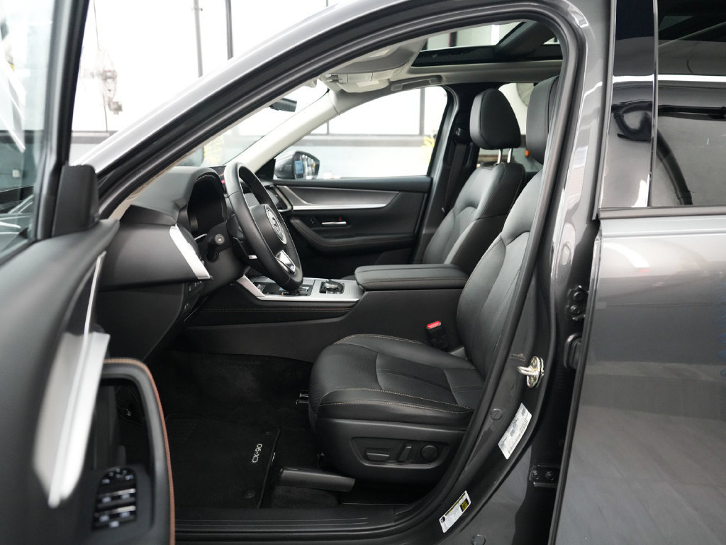 Used 2024 MAZDA CX-90 Plug-In Hybrid w/ Premium Pkg AWD/4WD image 29