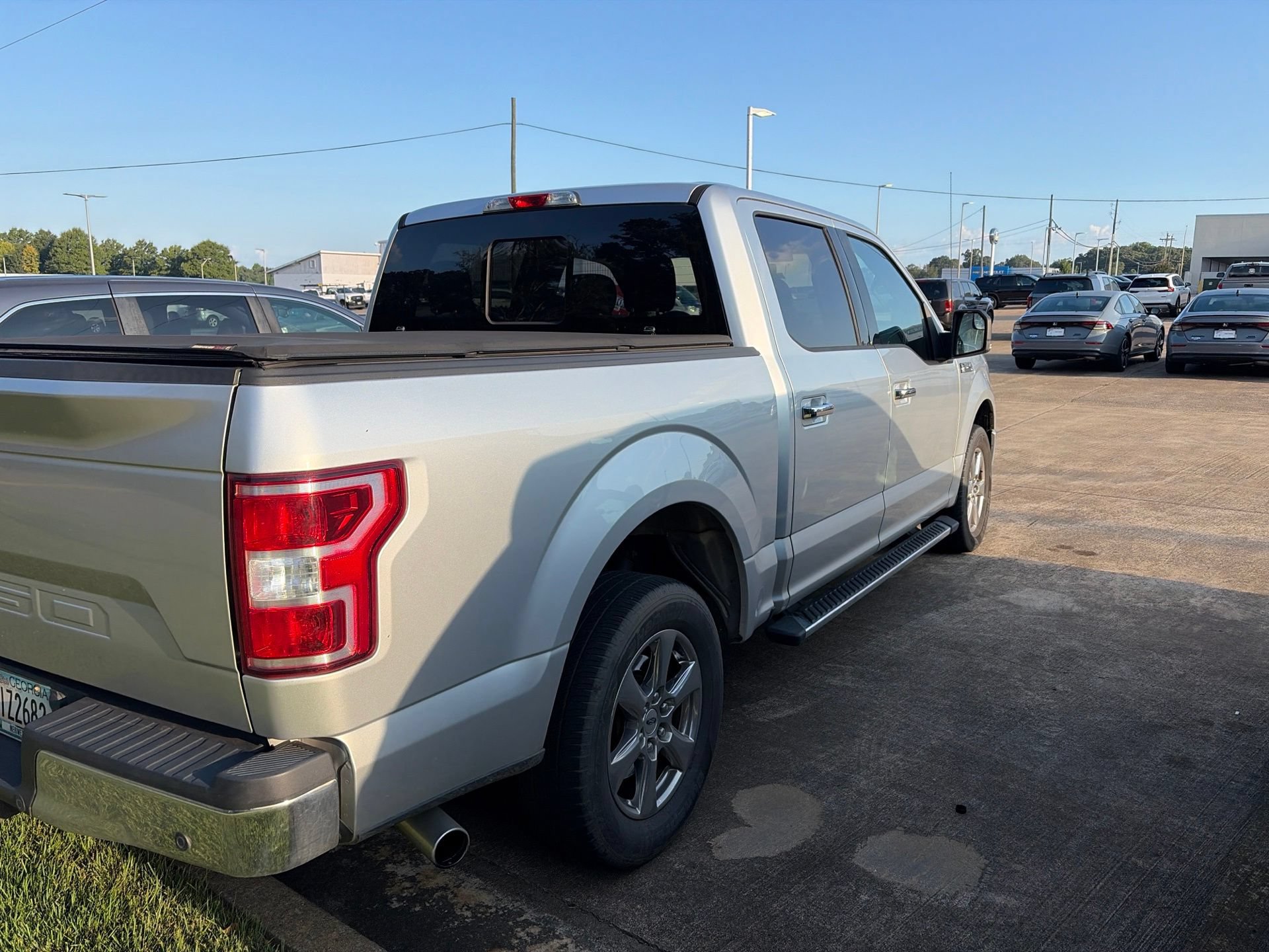 Used 2018 Ford F150 XLT w/ Equipment Group 302A Luxury RWD image 2
