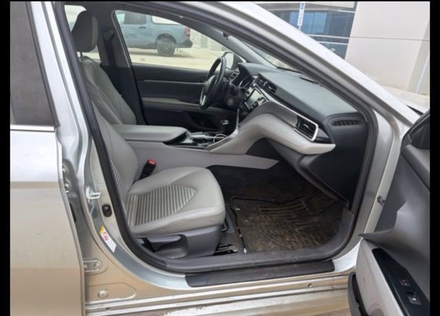 Used 2018 Toyota Camry SE image 10