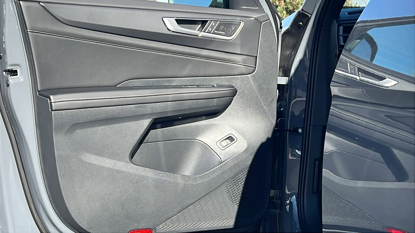 New 2026 Volkswagen Atlas Cross Sport SEL Premium R-Line image 23