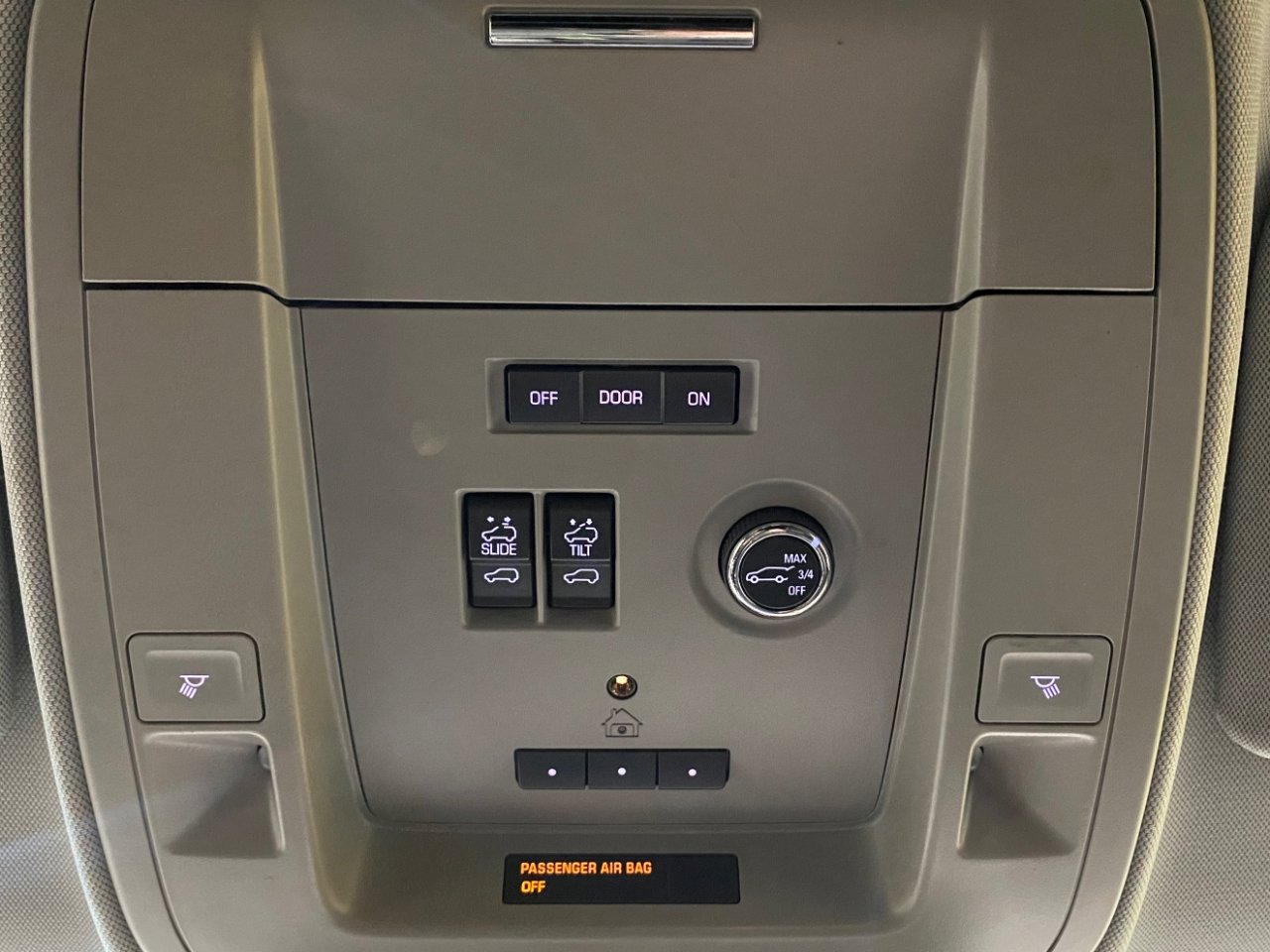 Used 2017 Chevrolet Suburban LT image 23