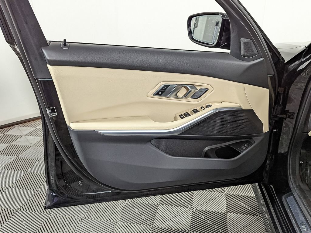 Certified 2023 BMW 330i xDrive Sedan w/ Driving Assistance Package image 13