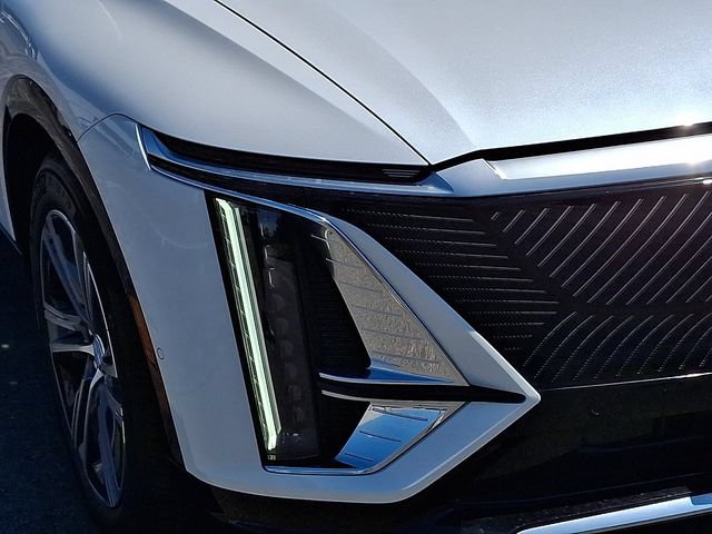 Certified 2024 Cadillac Lyriq Luxury w/ LPO, Floor Liner Package AWD/4WD image 11