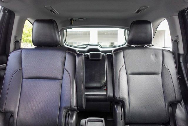 Used 2018 Toyota Highlander Limited image 17