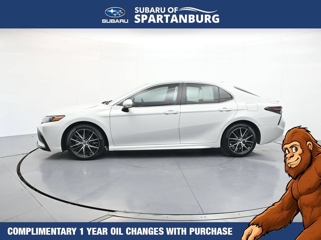 Used 2023 Toyota Camry SE FWD image 4