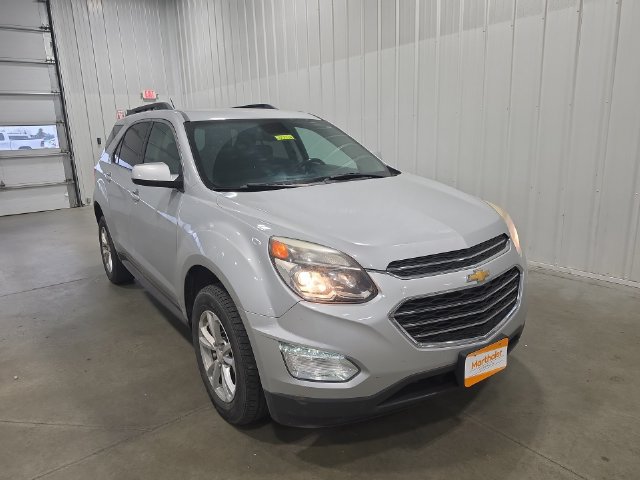 Used 2017 Chevrolet Equinox LT w/ Convenience Package AWD/4WD image 2