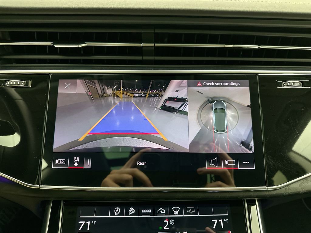 Used 2022 Audi Q8 Prestige w/ Prestige Package image 16