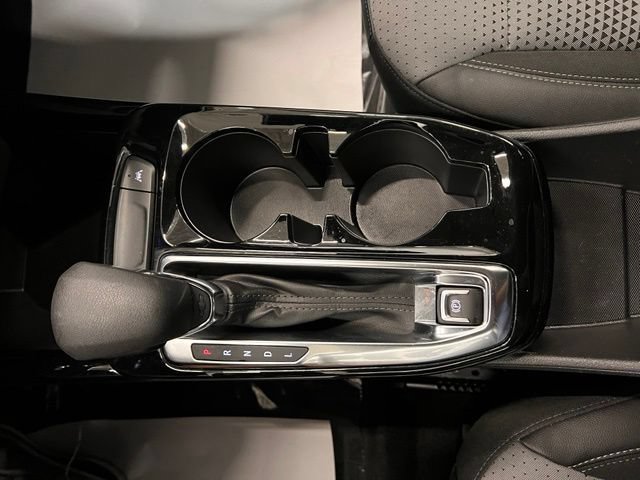 Certified 2025 Chevrolet Trax LT FWD image 28