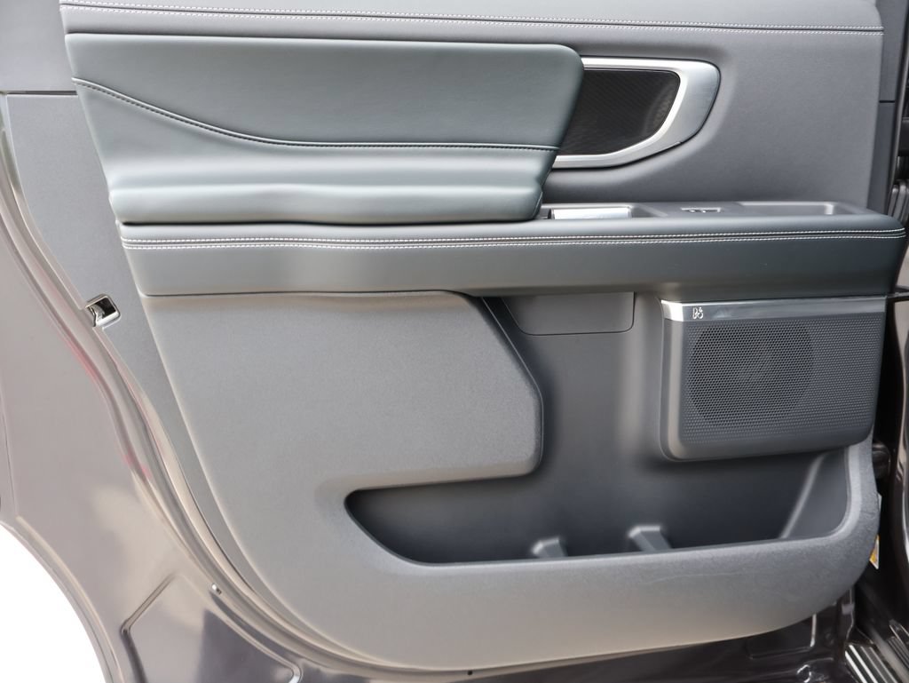 New 2026 Ford Expedition Max Platinum w/ Stealth Appearance Package AWD/4WD image 19