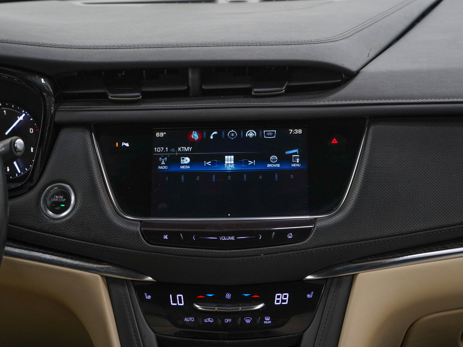 Used 2019 Cadillac XT5 AWD image 15
