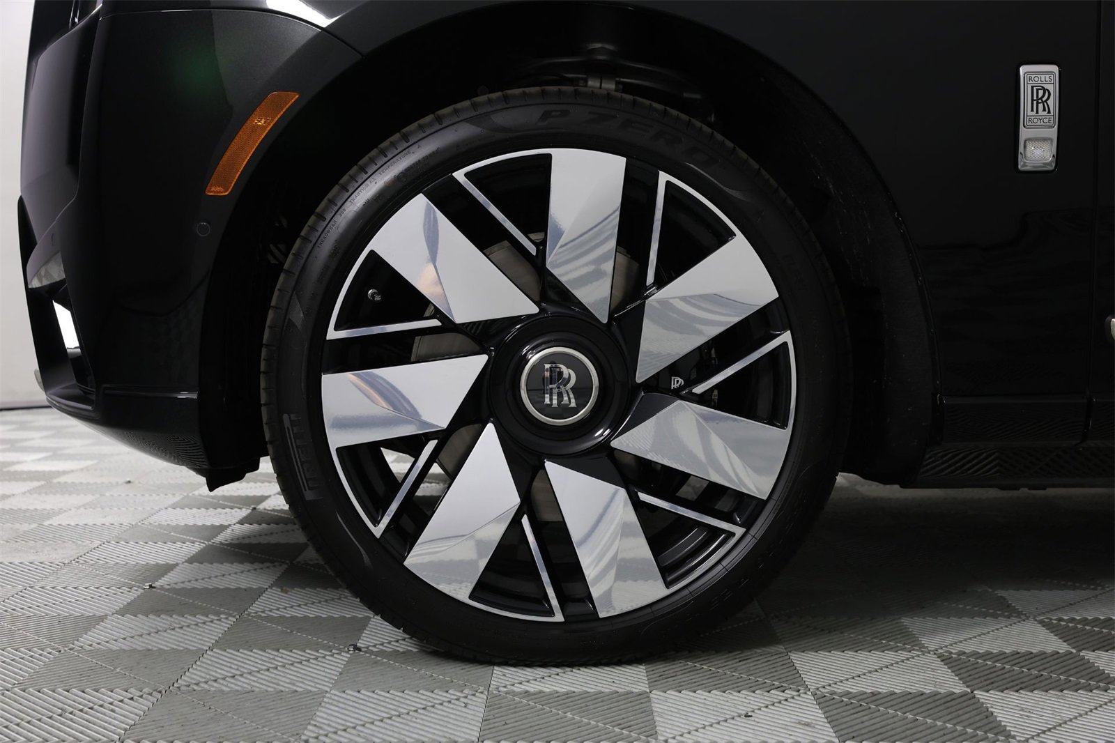 New 2026 Rolls-Royce Cullinan image 32